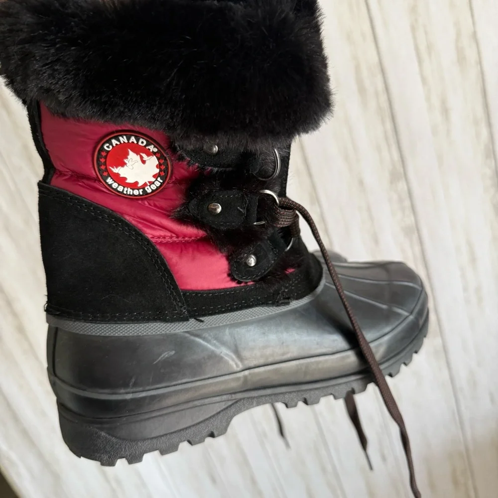 Canada Weather Gear Black and Red Winter Boots 9